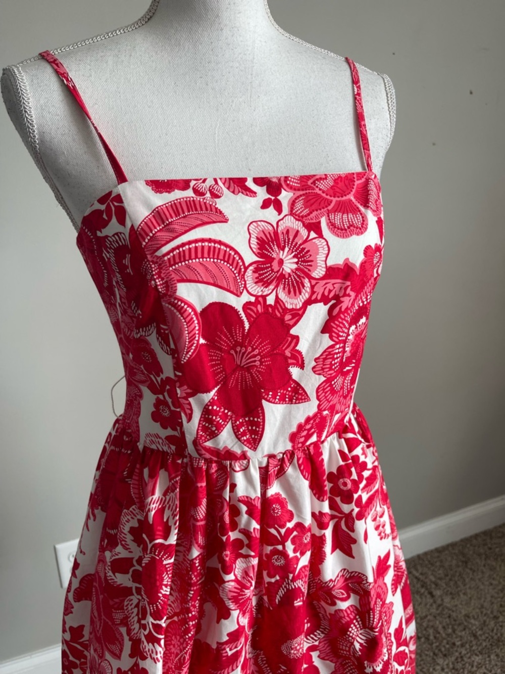 JOIE | Red & White Floral Smocked Flare Dress Sz 10 - Picture 4 of 13